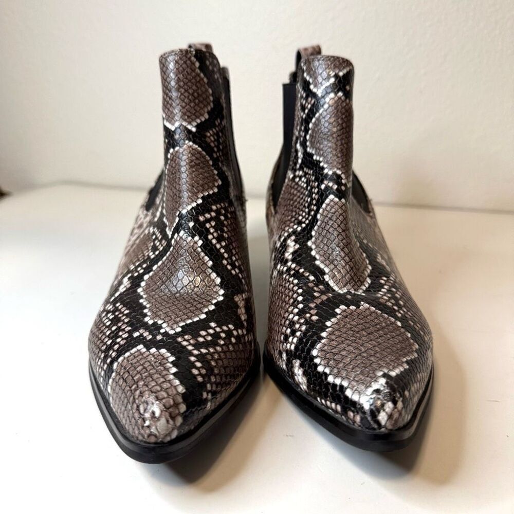 Blondo Emelia Snake Print Waterproof Ankle Boots Size 9.5 - Picture 2 of 9